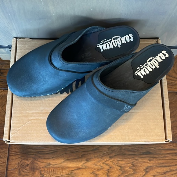 Sandgrens Handmade Wooden Clog, size 38 EU - BRAND NEW, NEVER WORN - Picture 2 of 5